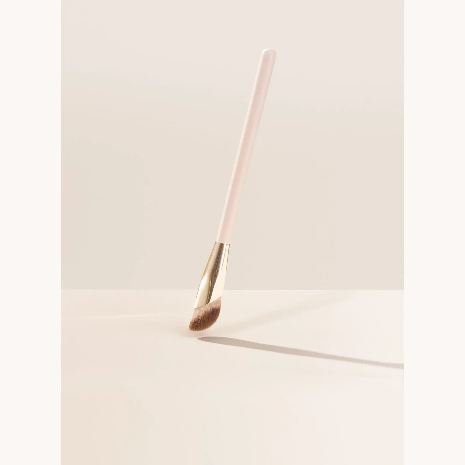 Rare Beauty Liquid Touch Concealer Brush